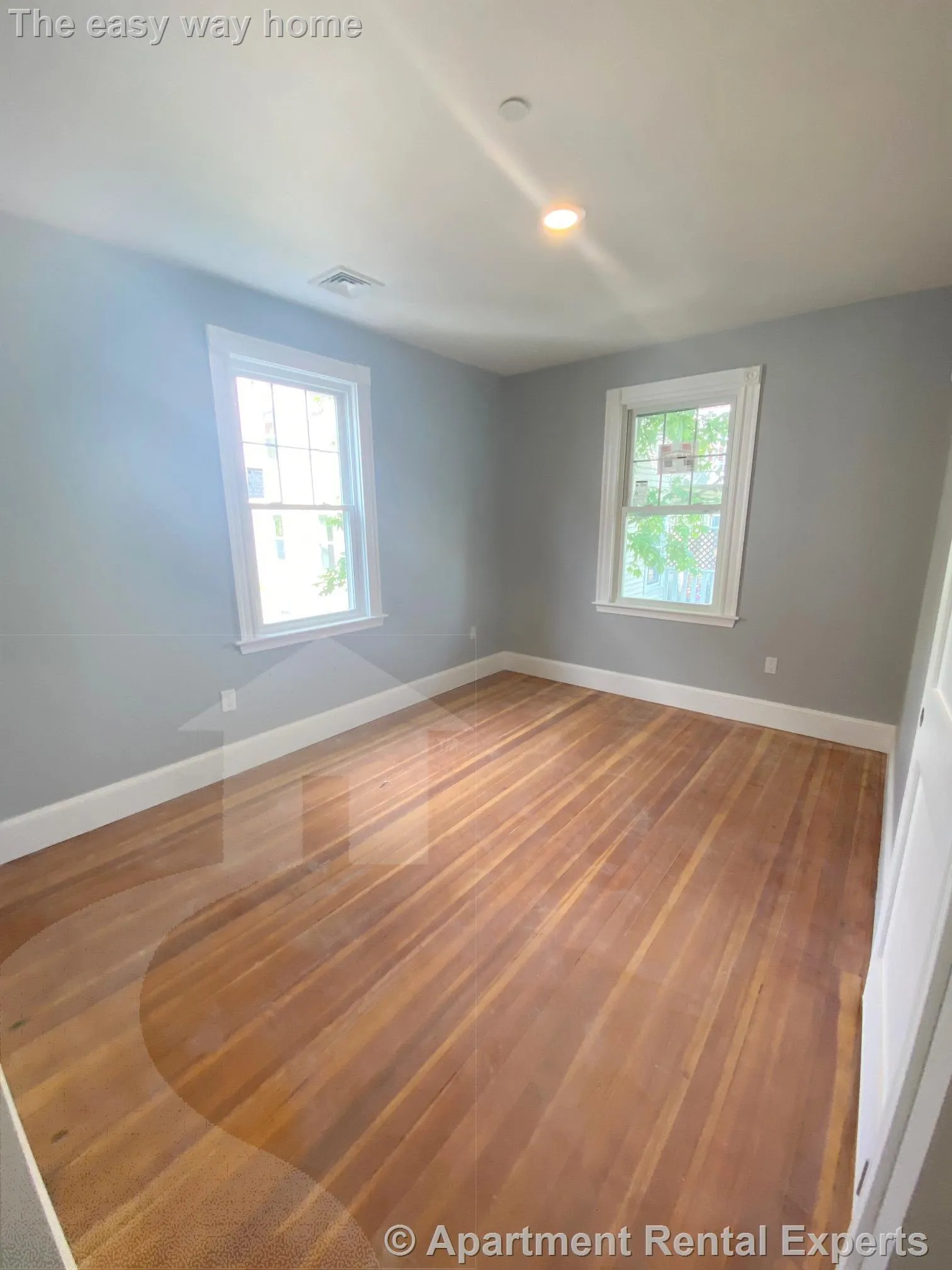 3 bed, 2 bath apartment for rent at 32 Putnam Ave Unit 2, Riverside — photo 3 of 10