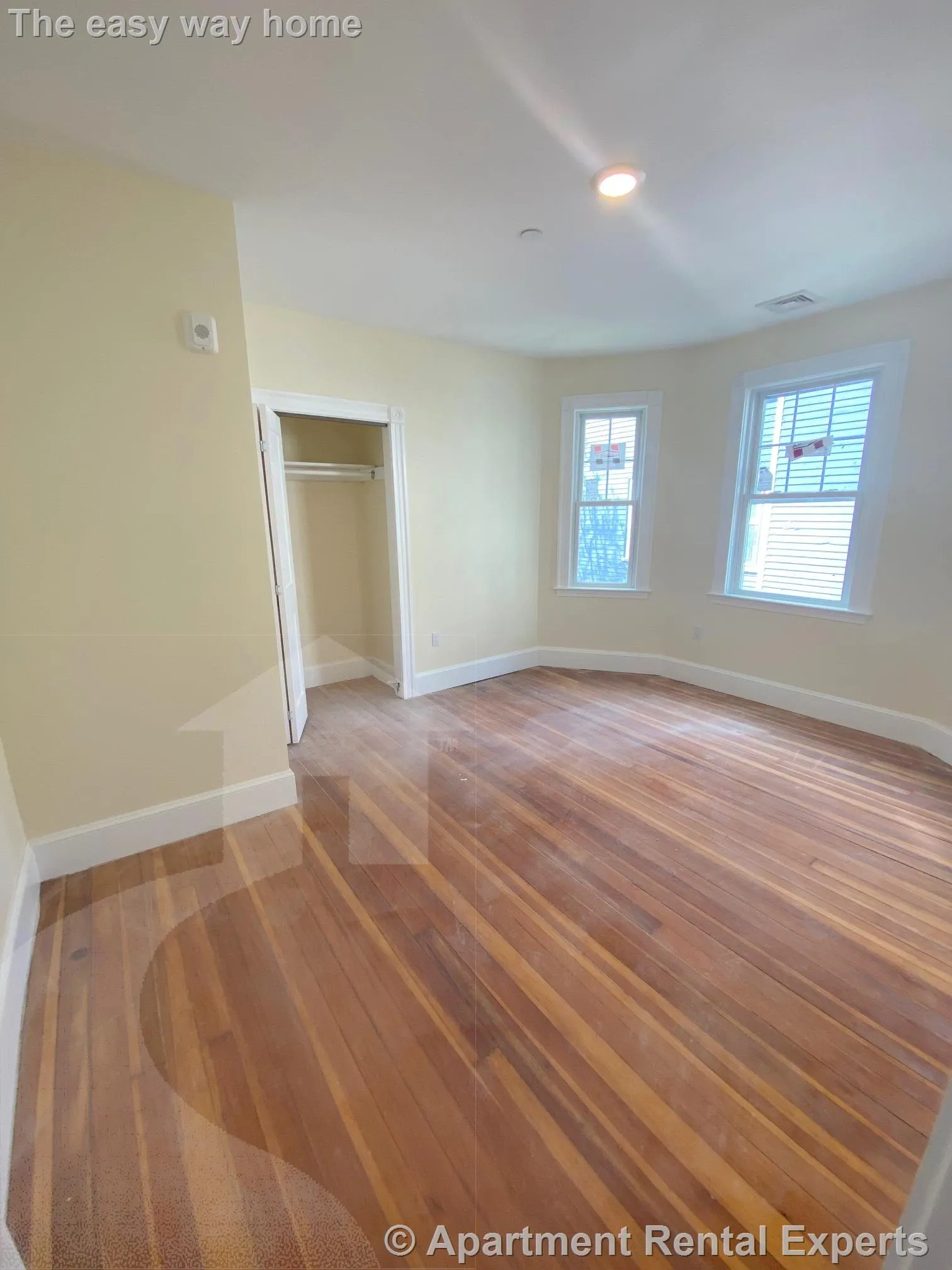 3 bed, 2 bath apartment for rent at 32 Putnam Ave Unit 2, Riverside — photo 2 of 10
