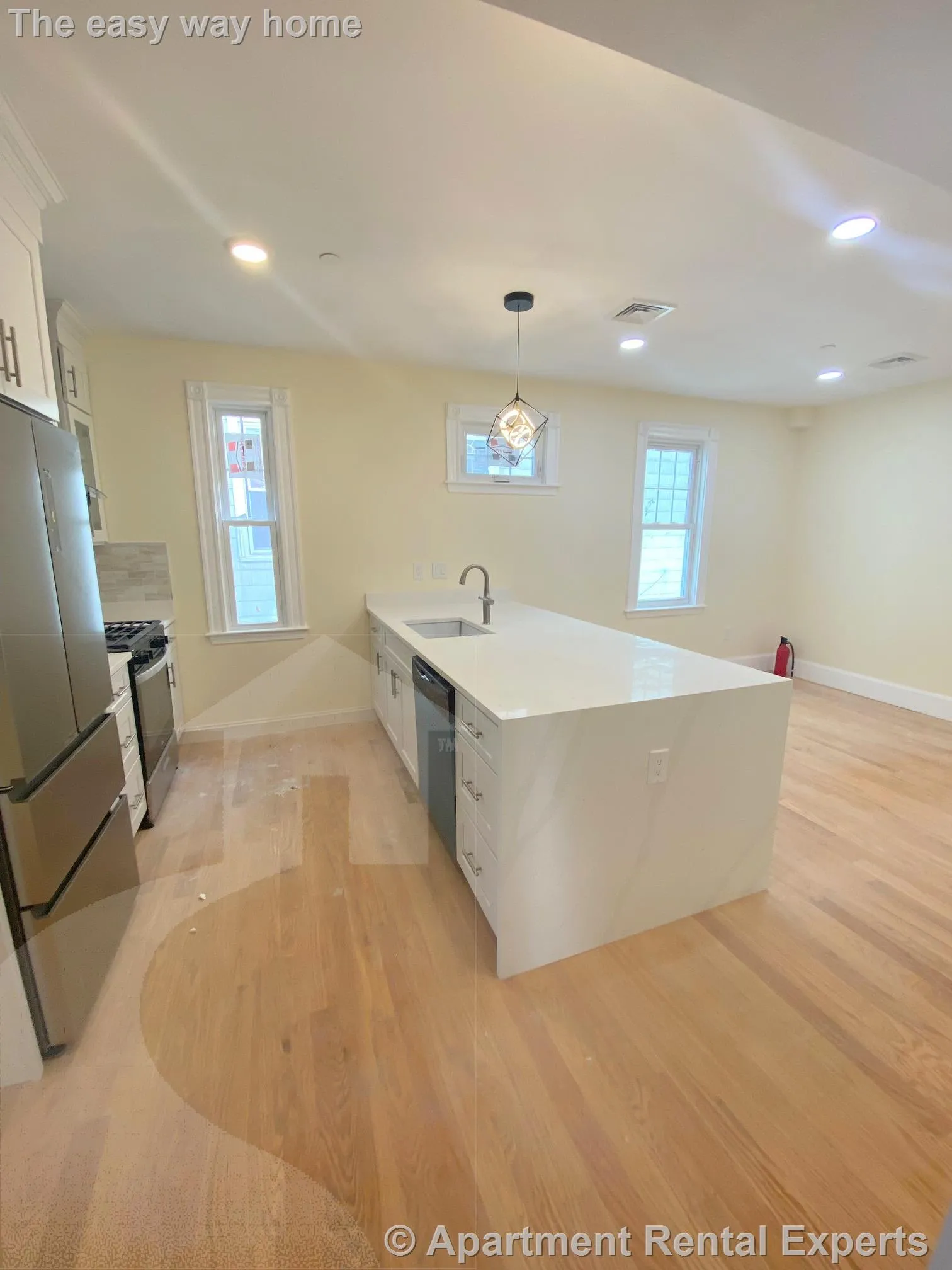 3 bed, 2 bath apartment for rent at 32 Putnam Ave Unit 2, Riverside — photo 5 of 10