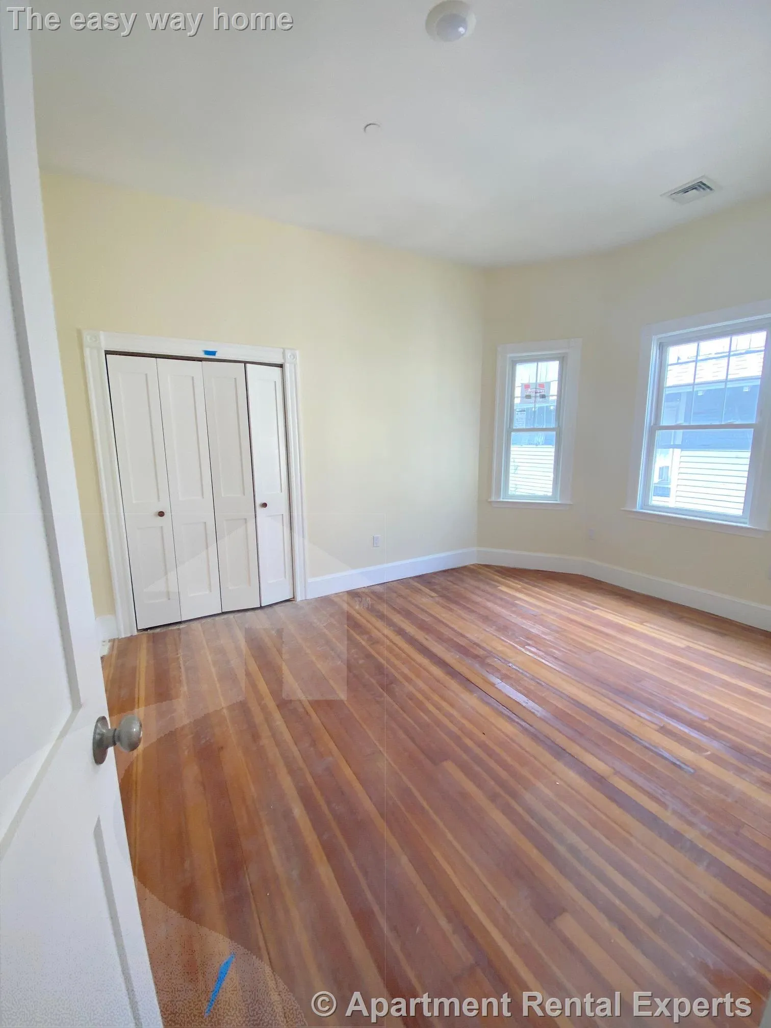 3 bed, 2 bath apartment for rent at 32 Putnam Ave Unit 3, Riverside — photo 6 of 12