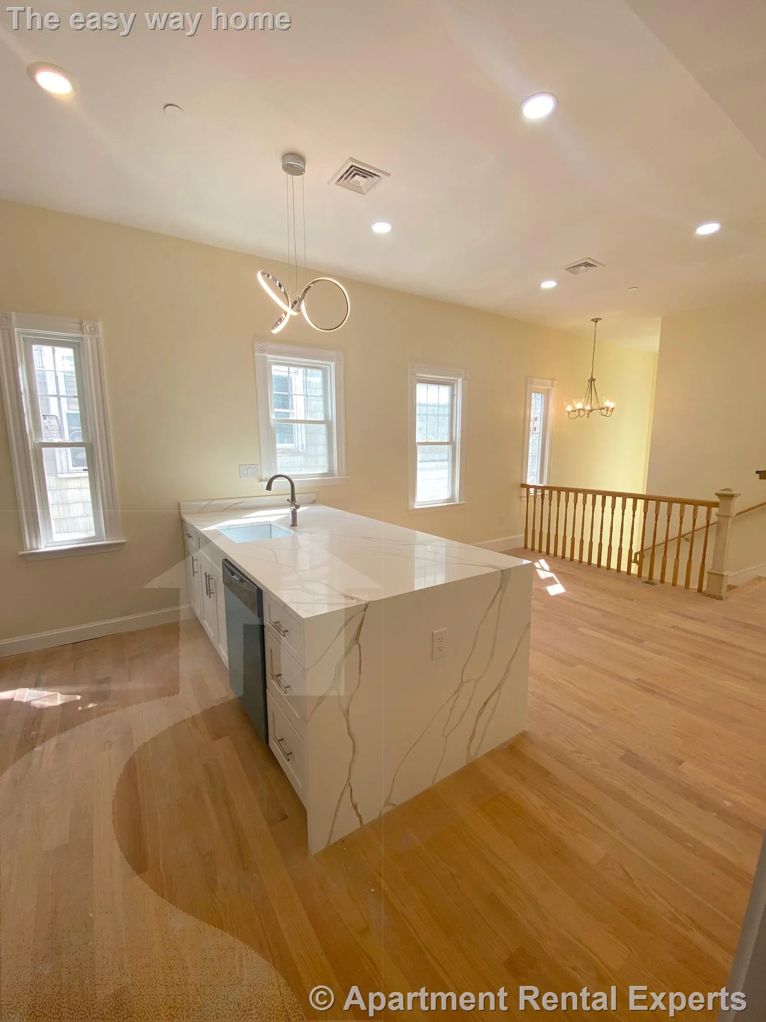 3 bed, 2 bath apartment for rent at 32 Putnam Ave Unit 3, Riverside — photo 2 of 12