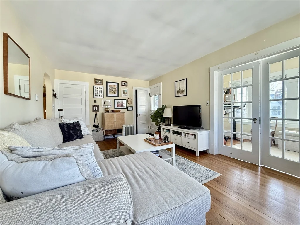 2 bed, 1 bath apartment for rent at 32 Quincy St Unit 32, Watertown — photo 1 of 16