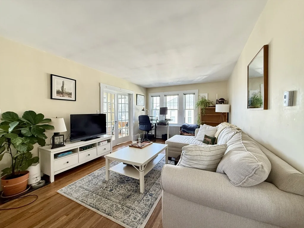 2 bed, 1 bath apartment for rent at 32 Quincy St Unit 32, Watertown — photo 2 of 16