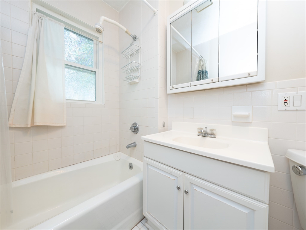 2 bed, 1 bath apartment for rent at 32 Rangeley Unit 2, Arlington — photo 11 of 12