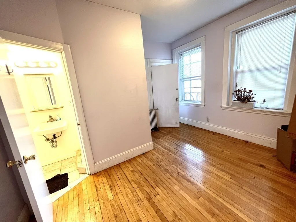 3 bed, 2 bath apartment for rent at 32 Reedsdale St Unit 5, Allston — photo 9 of 14