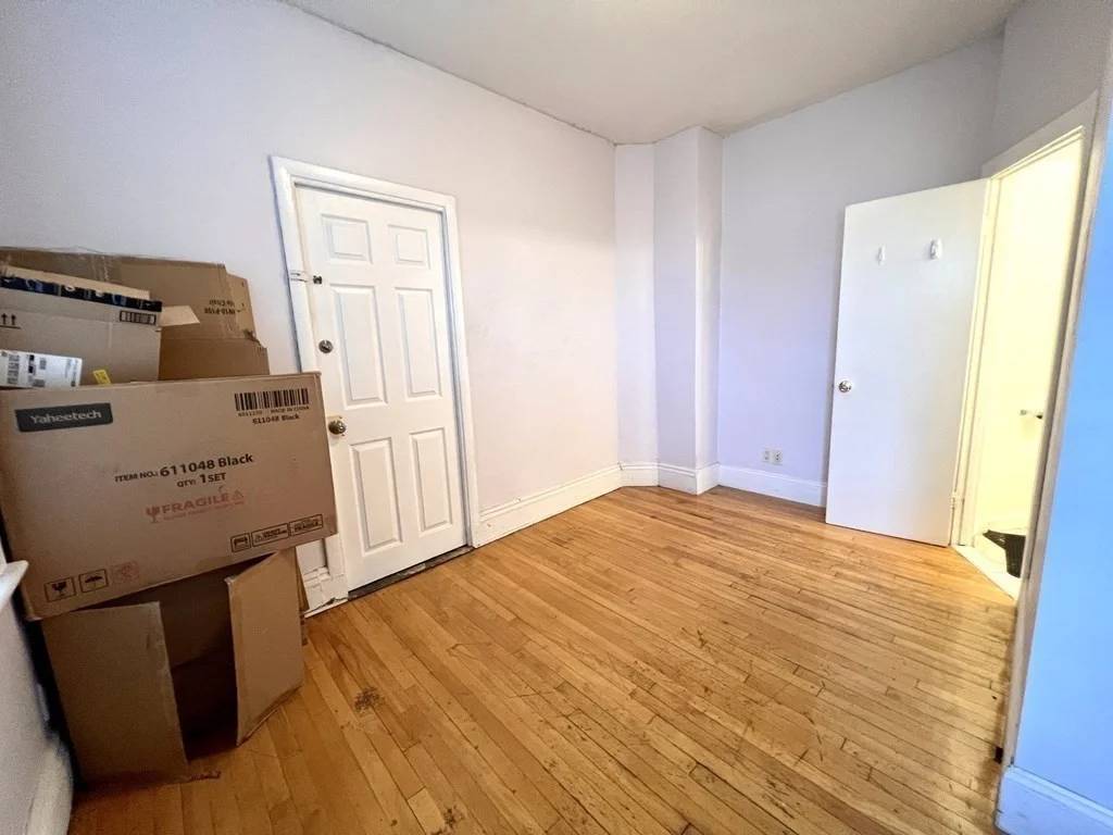 3 bed, 2 bath apartment for rent at 32 Reedsdale St Unit 5, Allston — photo 8 of 14