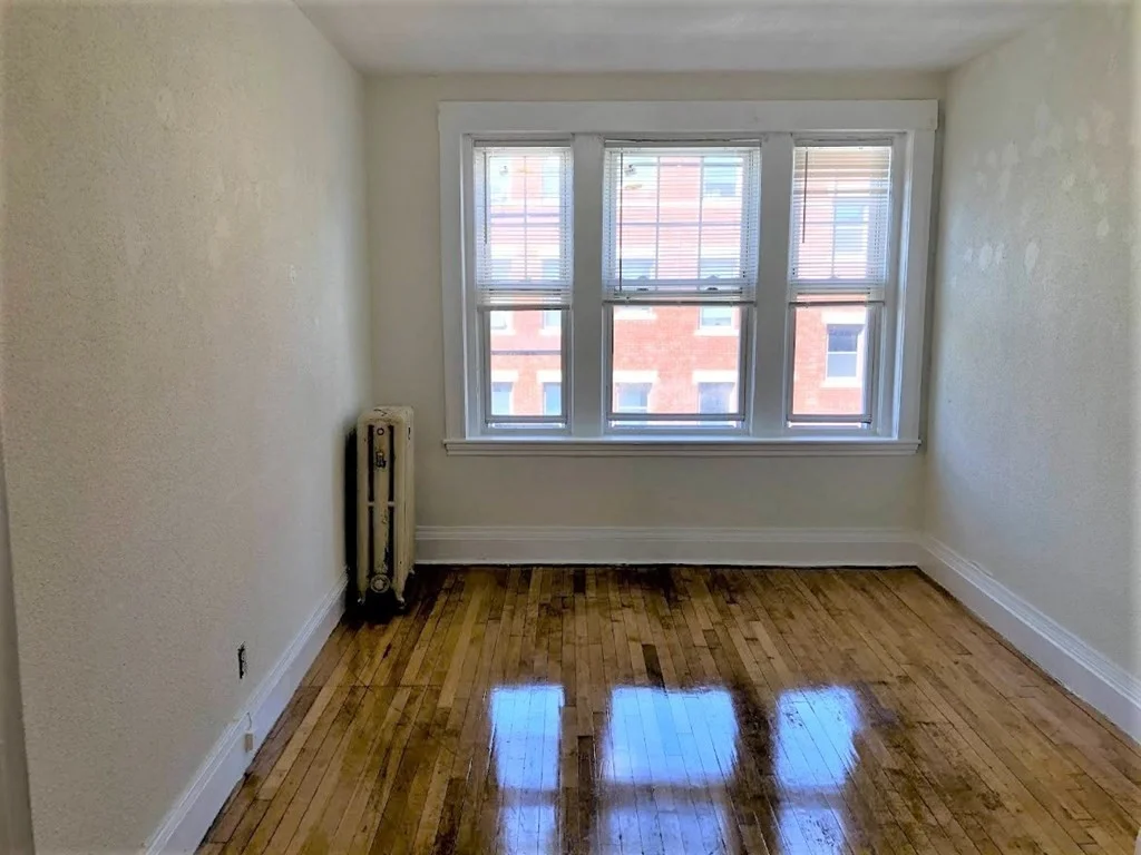 3 bed, 1 bath apartment for rent at 32 Reedsdale St Unit 6, Allston — photo 4 of 8