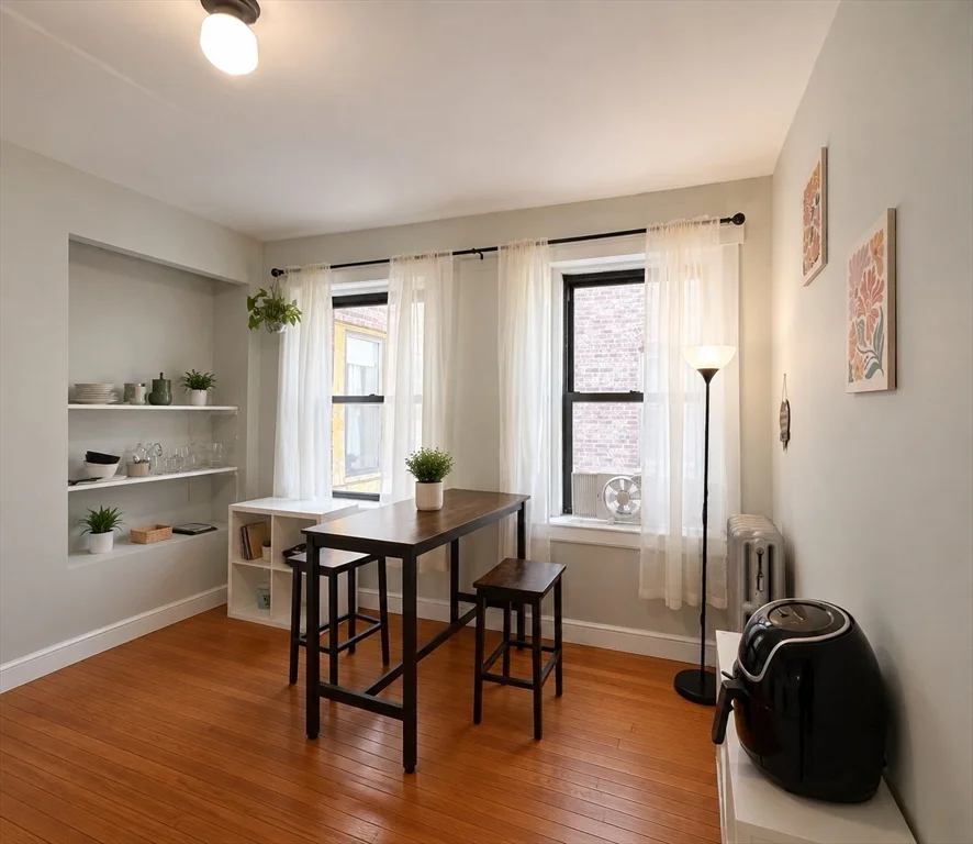 3 bed, 1 bath apartment for rent at 32 Reedsdale Unit 3, Allston