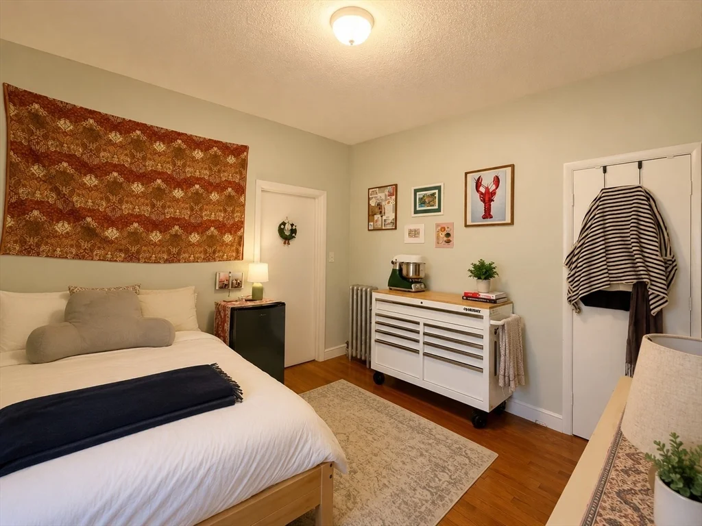 3 bed, 1 bath apartment for rent at 32 Reedsdale Unit 3, Allston — photo 7 of 14