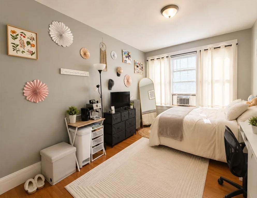 3 bed, 1 bath apartment for rent at 32 Reedsdale Unit 3, Allston — photo 4 of 14