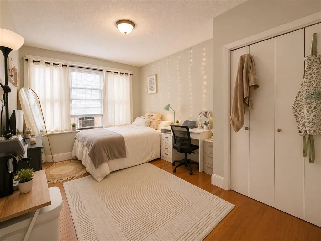 3 bed, 1 bath apartment for rent at 32 Reedsdale Unit 3, Allston — photo 3 of 14