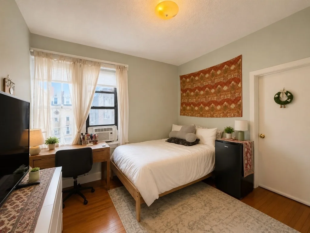 3 bed, 1 bath apartment for rent at 32 Reedsdale Unit 3, Allston — photo 6 of 14