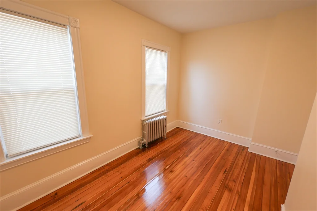 3 bed, 1 bath apartment for rent at 32 Robinson St Unit 1, Dorchester — photo 37 of 39