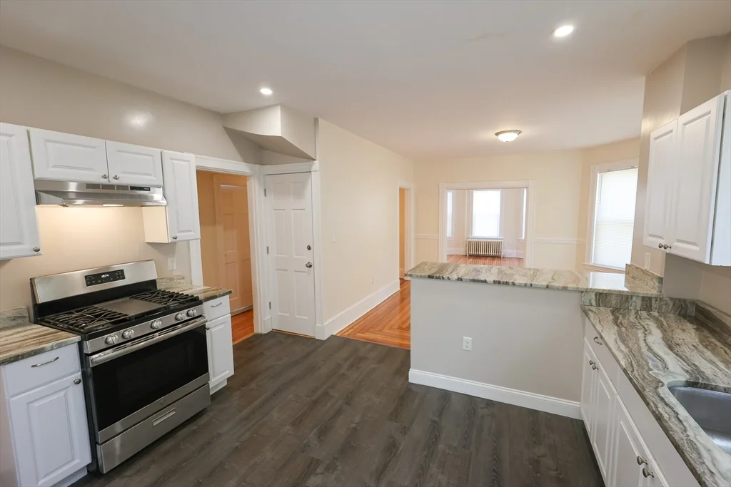 3 bed, 1 bath apartment for rent at 32 Robinson St Unit 1, Dorchester — photo 2 of 39