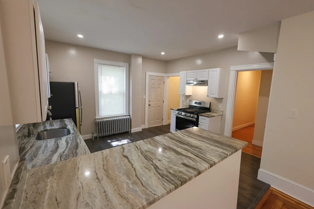 3 bed, 1 bath apartment for rent at 32 Robinson St Unit 1, Dorchester — photo 10 of 39