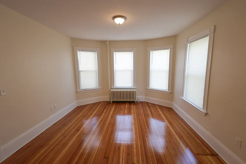 3 bed, 1 bath apartment for rent at 32 Robinson St Unit 1A, Dorchester — photo 18 of 39