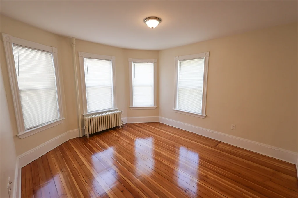 3 bed, 1 bath apartment for rent at 32 Robinson St Unit 1A, Dorchester — photo 23 of 39