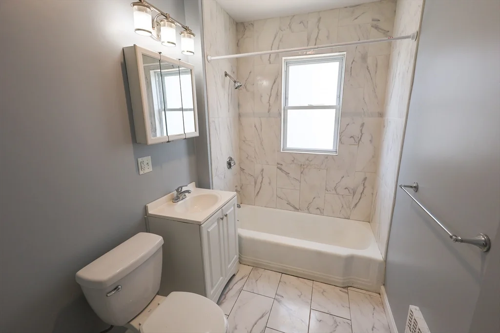 3 bed, 1 bath apartment for rent at 32 Robinson St Unit 1A, Dorchester — photo 29 of 39