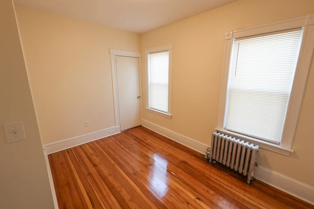 3 bed, 1 bath apartment for rent at 32 Robinson St Unit 1A, Dorchester — photo 34 of 39