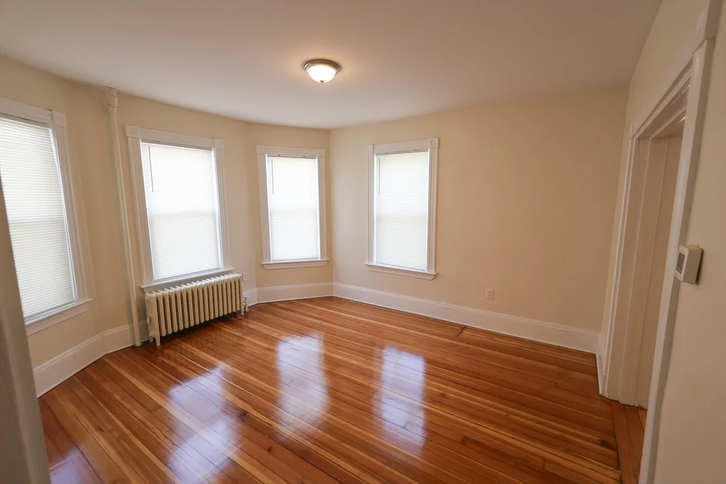 3 bed, 1 bath apartment for rent at 32 Robinson St Unit 1A, Dorchester — photo 22 of 39