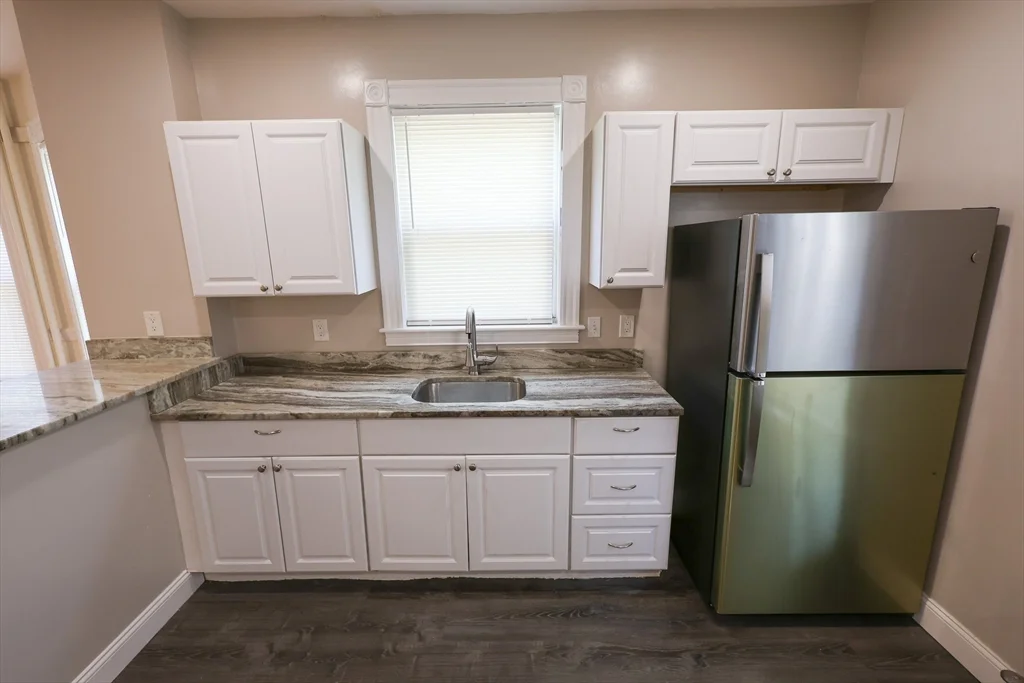 3 bed, 1 bath apartment for rent at 32 Robinson St Unit 1A, Dorchester — photo 8 of 39