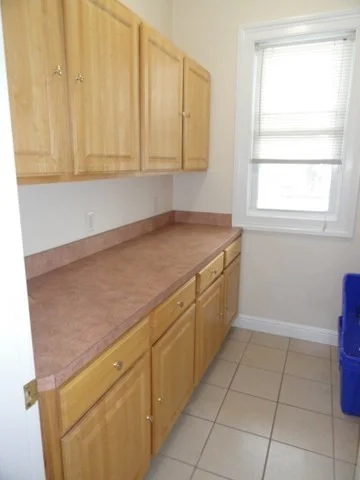 3 bed, 1 bath apartment for rent at 32 Rockland Ave Unit 1, West End — photo 4 of 19