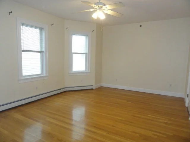 3 bed, 1 bath apartment for rent at 32 Rockland Ave Unit 1, West End — photo 5 of 19