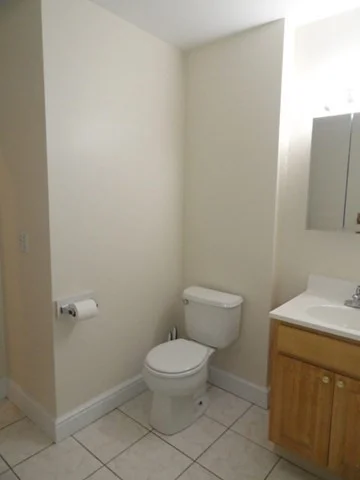 3 bed, 1 bath apartment for rent at 32 Rockland Ave Unit 1, West End — photo 9 of 19