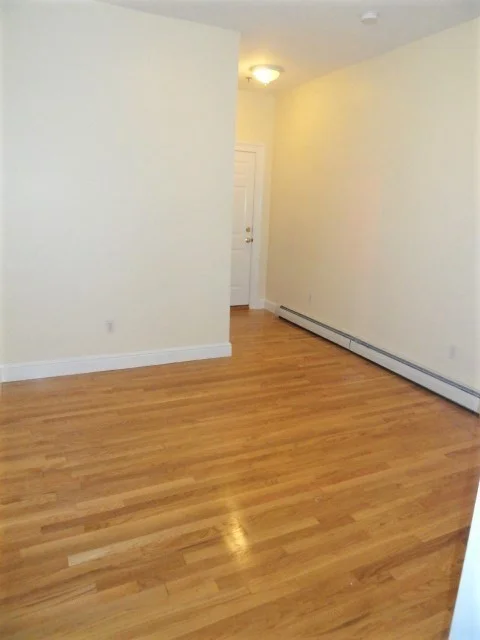 3 bed, 1 bath apartment for rent at 32 Rockland Ave Unit 1, West End — photo 10 of 19
