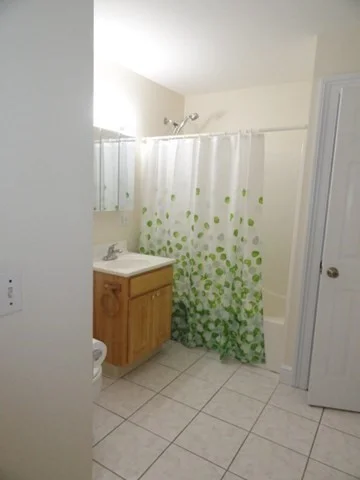 3 bed, 1 bath apartment for rent at 32 Rockland Ave Unit 1, West End — photo 8 of 19