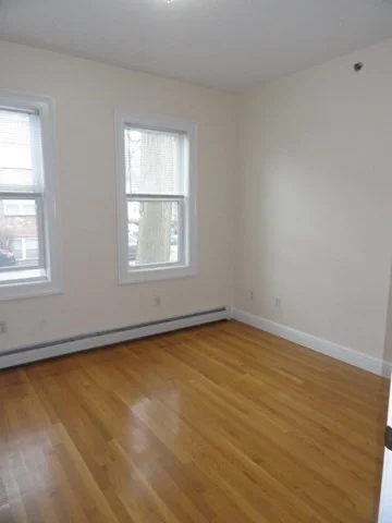 3 bed, 1 bath apartment for rent at 32 Rockland Ave Unit 1, West End — photo 12 of 19
