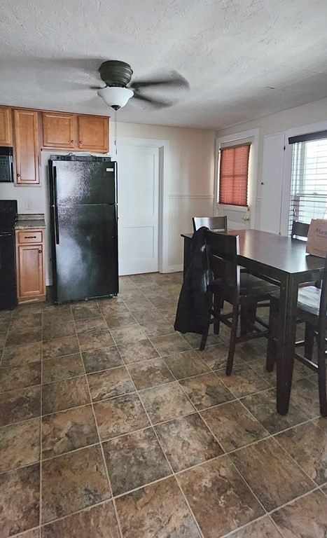 3 bed, 1 bath apartment for rent at 32 Roger St Unit 2, Southbridge — photo 4 of 10