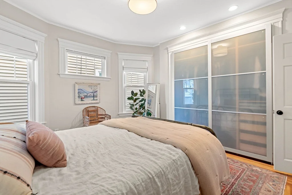 3 bed, 2 bath apartment for rent at 32 Roseclair St Unit 2, Dorchester — photo 16 of 34