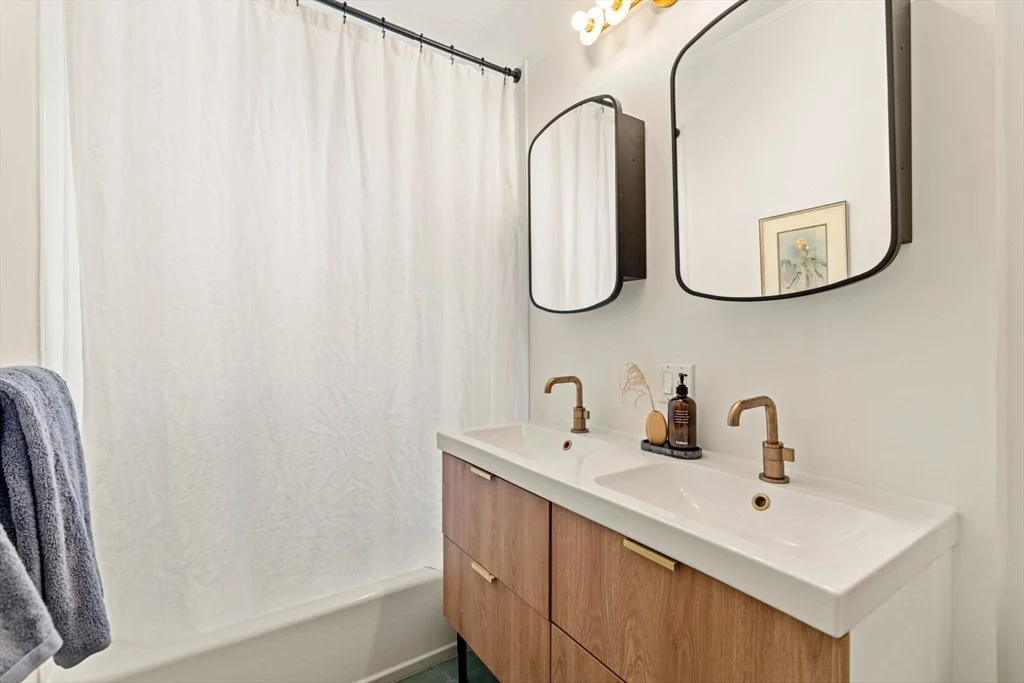 3 bed, 2 bath apartment for rent at 32 Roseclair St Unit 2, Dorchester — photo 11 of 34