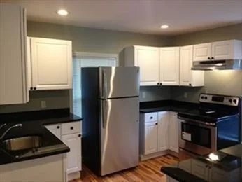 2 bed, 1 bath apartment for rent at 32 Roundy Unit 1, Beverly — photo 4 of 14