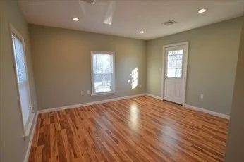 2 bed, 1 bath apartment for rent at 32 Roundy Unit 2, Beverly — photo 3 of 8