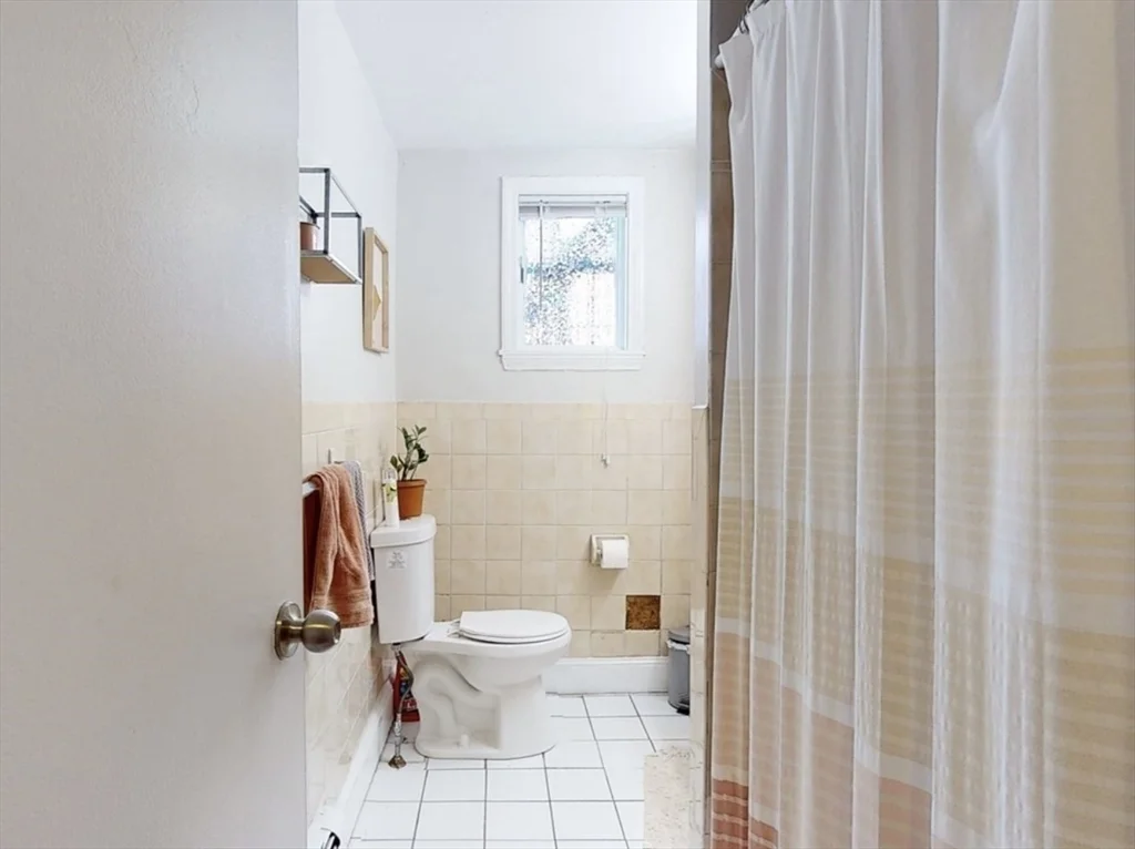 4 bed, 2 bath apartment for rent at 32 Huntington Ave Unit 1, Mission Hill — photo 15 of 17