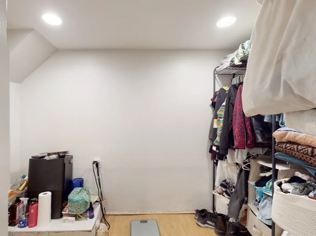 4 bed, 2 bath apartment for rent at 32 Huntington Ave Unit 1, Mission Hill — photo 14 of 17