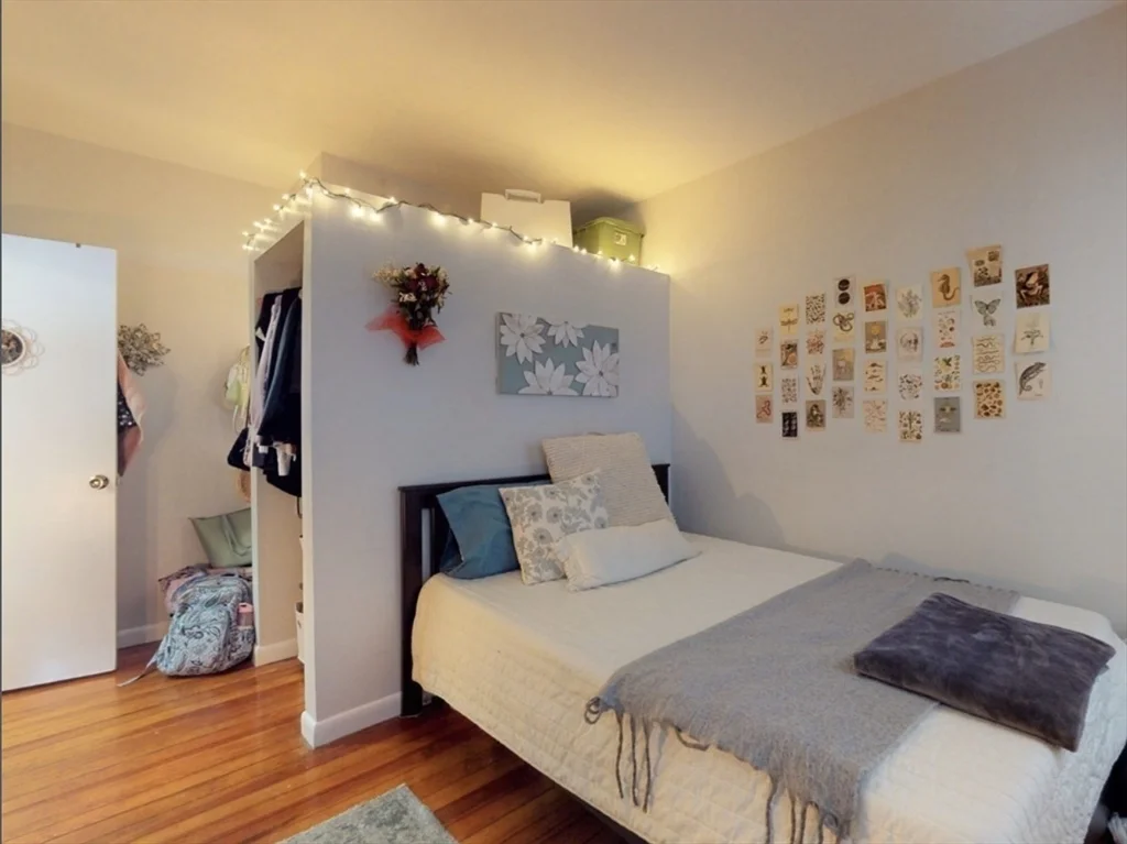 4 bed, 2 bath apartment for rent at 32 Huntington Ave Unit 1, Mission Hill — photo 9 of 17