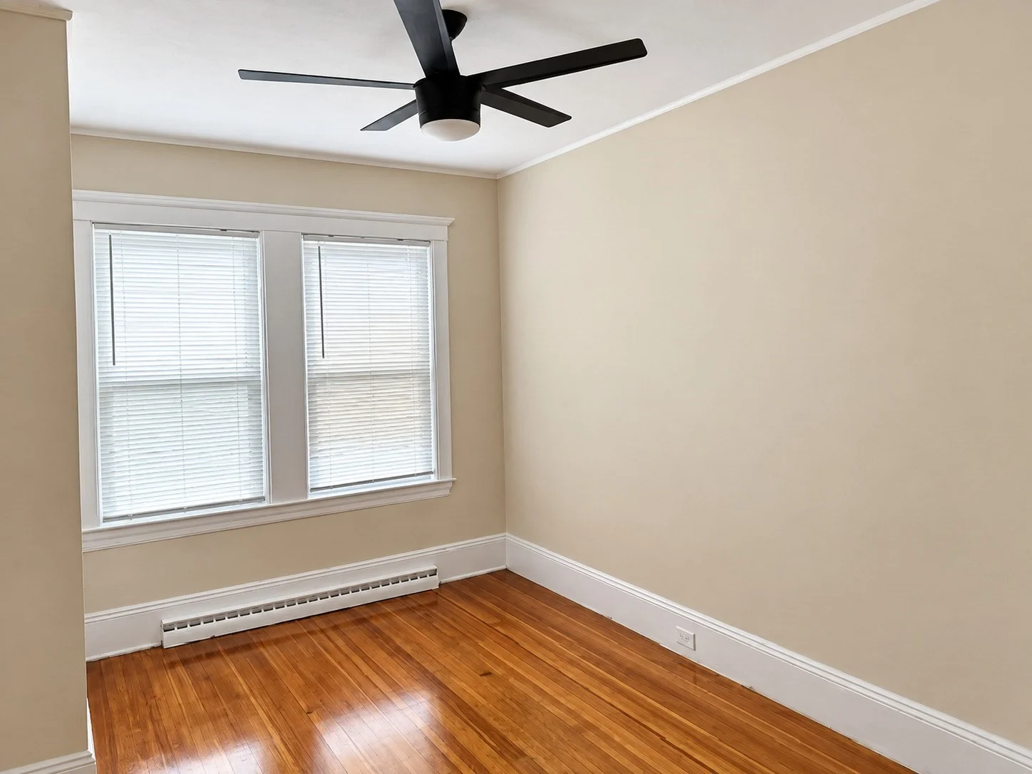 3 bed, 1 bath apartment for rent at 32 S Prospect St Unit 1, Haverhill — photo 5 of 8