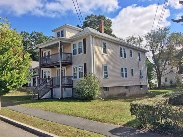 1 bed, 1 bath apartment for rent at 32 Saint Anns Rd Unit 1R, Quincy