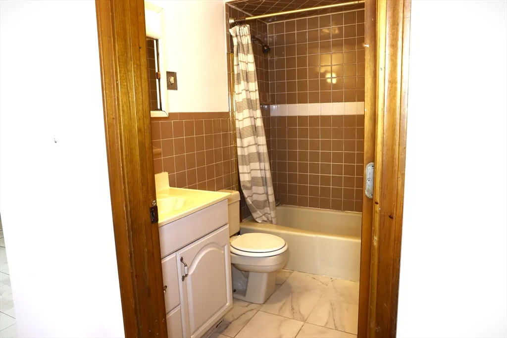 3 bed, 1 bath apartment for rent at 32 Saint Marks Rd Unit 1, Dorchester — photo 7 of 12