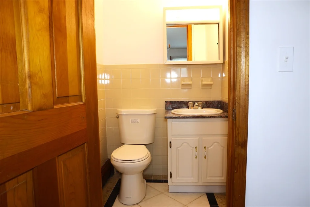 3 bed, 1 bath apartment for rent at 32 Saint Marks Rd Unit 1, Dorchester — photo 10 of 12