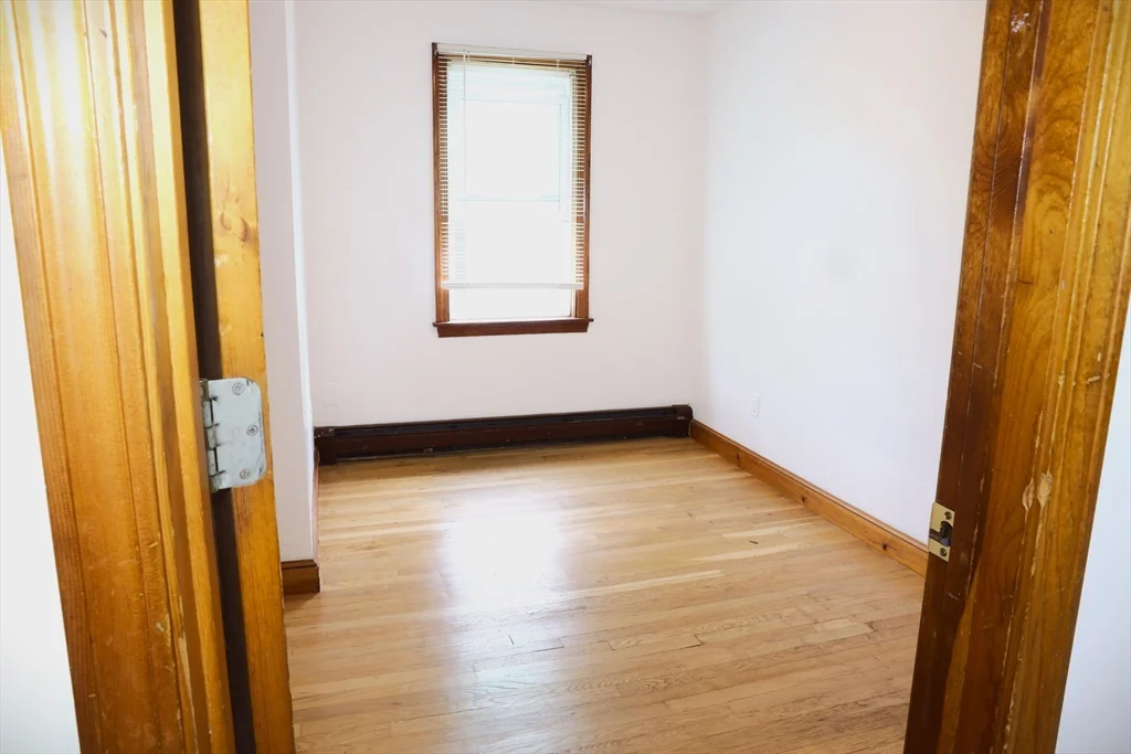 3 bed, 1 bath apartment for rent at 32 Saint Marks Rd Unit 1, Dorchester — photo 6 of 12