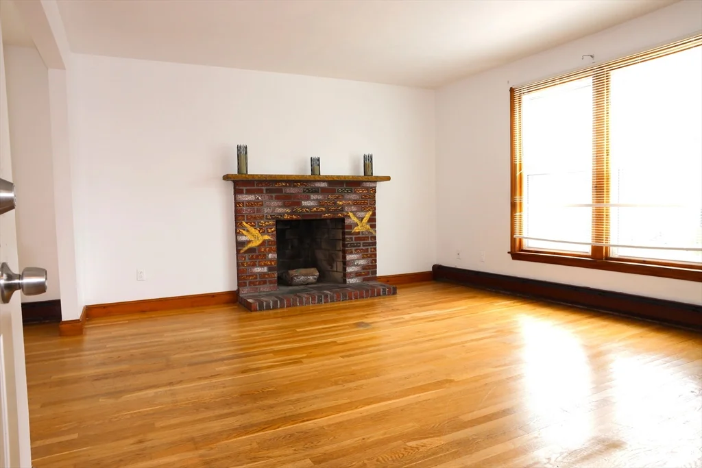 3 bed, 1 bath apartment for rent at 32 Saint Marks Rd Unit 1, Dorchester — photo 2 of 12