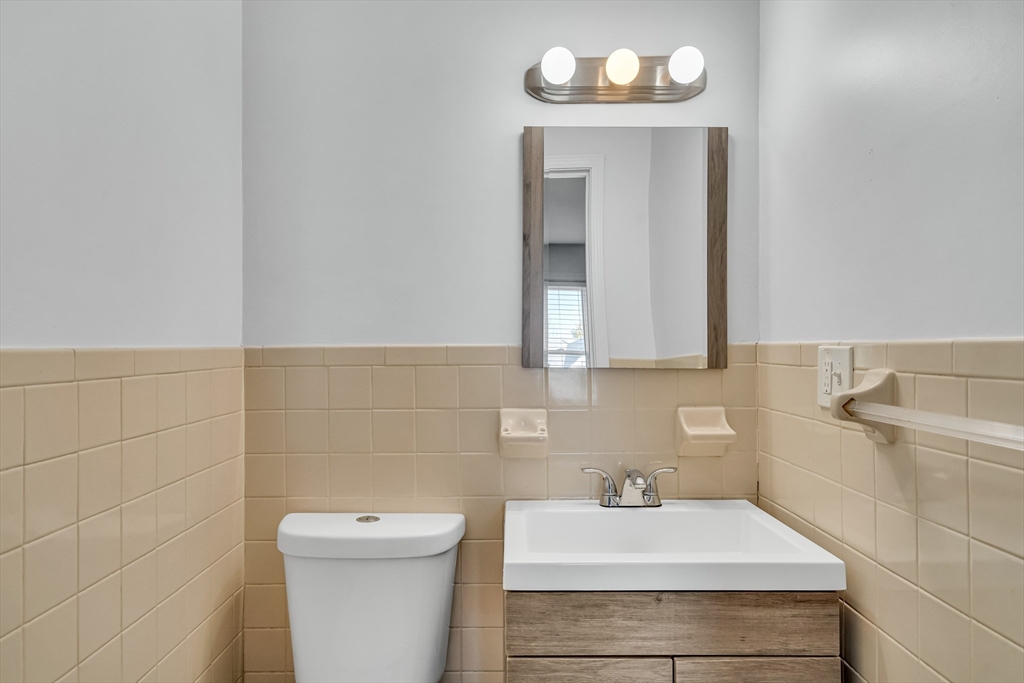 2 bed, 1 bath apartment for rent at 32 Saint Marks Rd Unit 3, Dorchester — photo 16 of 22