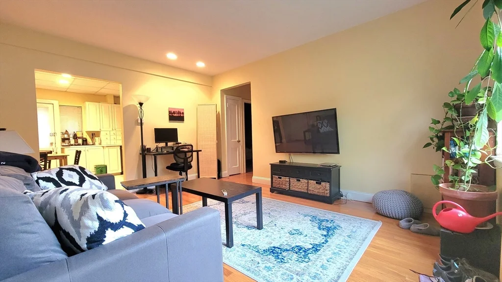 2 bed, 1 bath apartment for rent at 32 Saint Paul Unit 2, Brookline