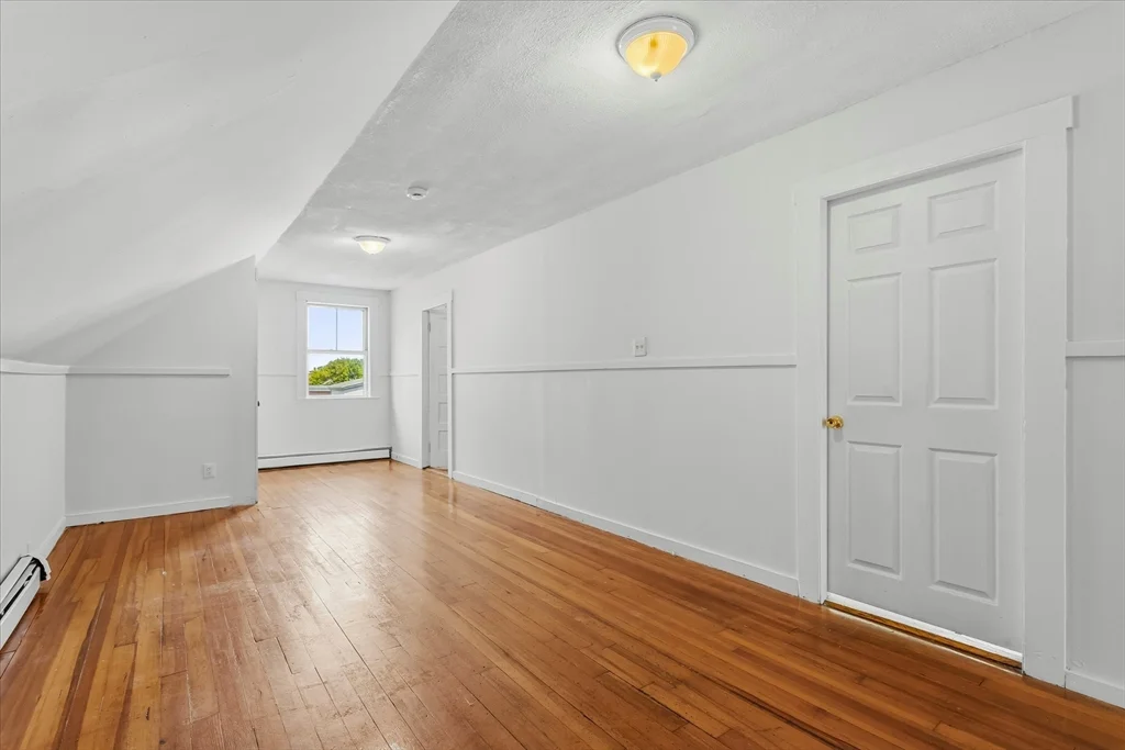 3 bed, 1 bath apartment for rent at 32 Salem St Unit 3, Salem — photo 9 of 18