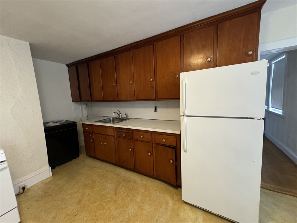 2 bed, 1 bath apartment for rent at 32 Shepard St Unit 1, Brighton — photo 4 of 14