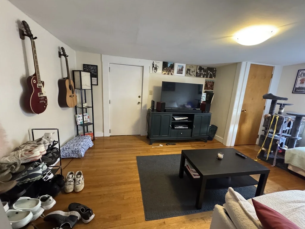 2 bed, 1 bath apartment for rent at 32 Shepard St Unit 2, Brighton — photo 4 of 11